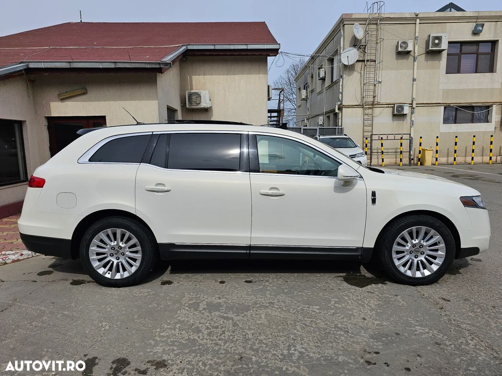 Lincoln MKT - 4