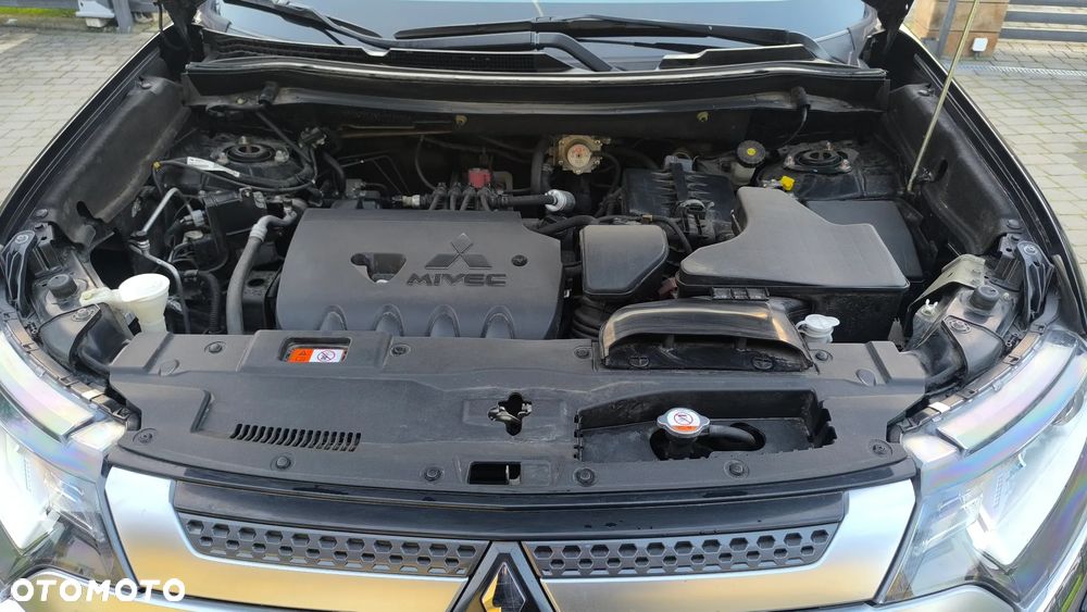 Mitsubishi Outlander 2.0 Instyle SDA 4WD CVT - 9