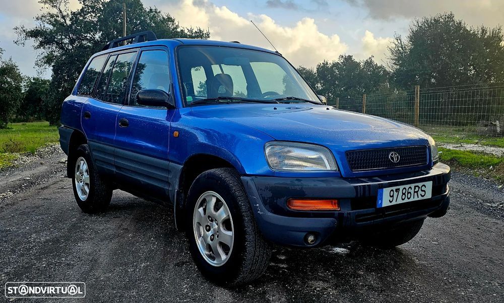 Toyota RAV4 - 1