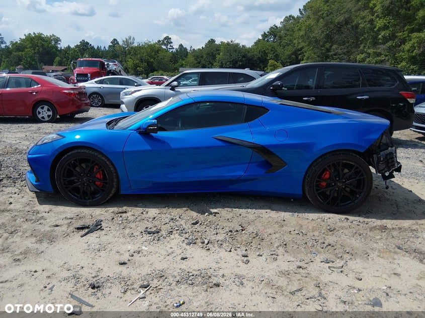 Chevrolet Corvette - 6