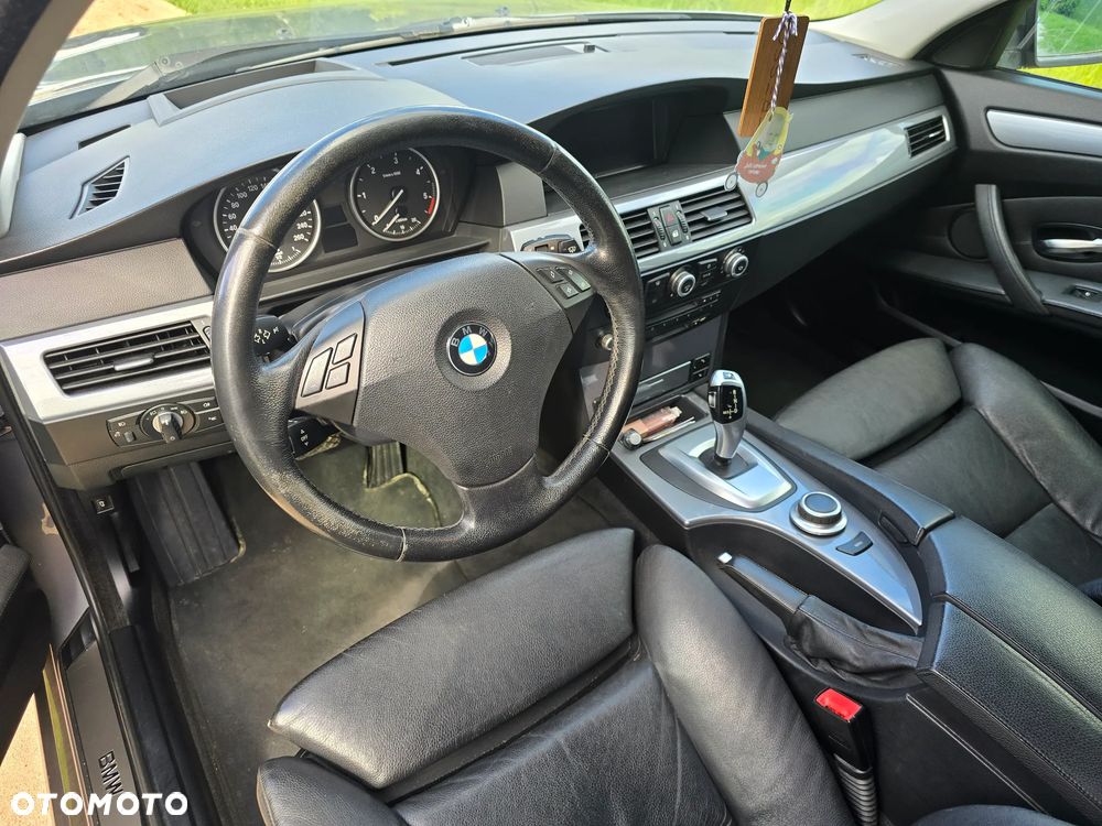BMW Seria 5 530d xDrive - 11
