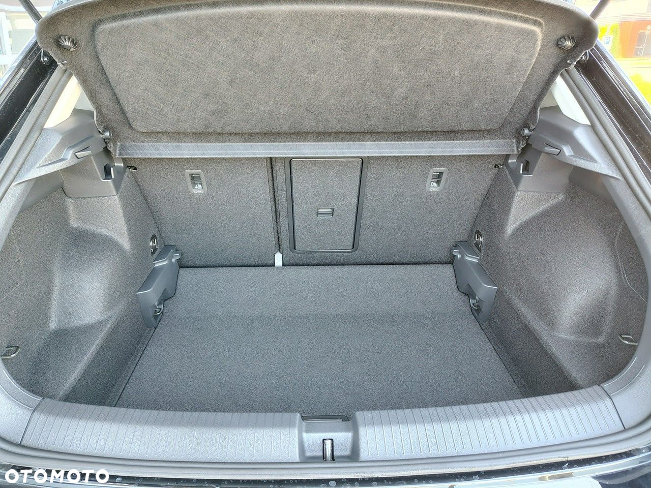 Volkswagen T-Roc 1.5 TSI Life Plus DSG - 11