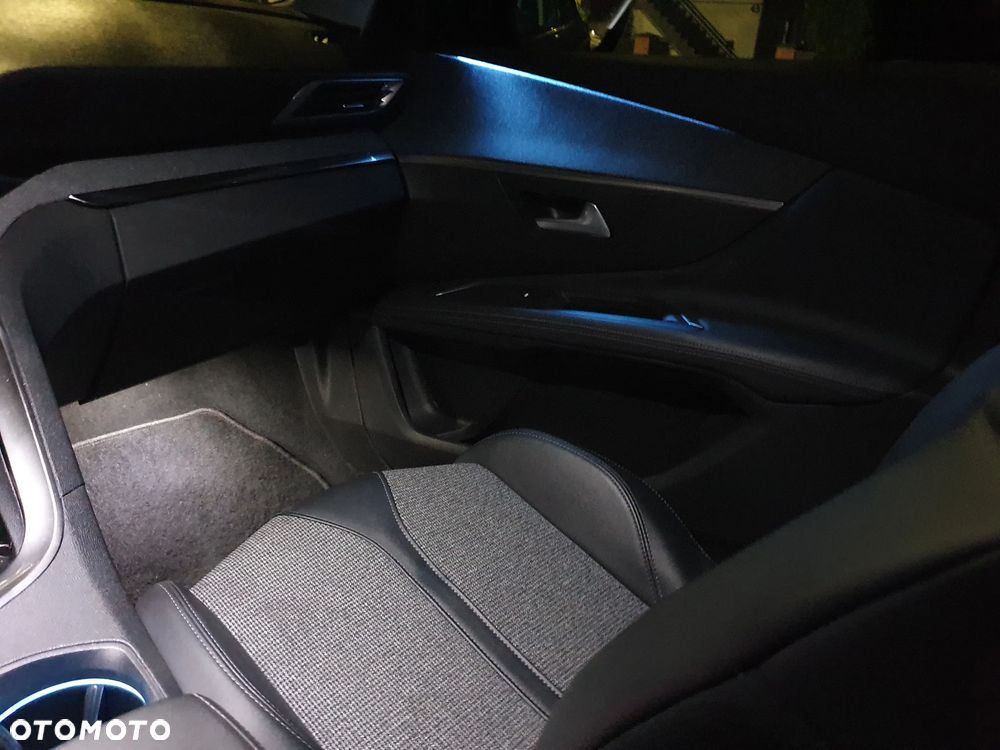 Peugeot 3008 1.2 PureTech Allure Pack S&S EAT8 - 32