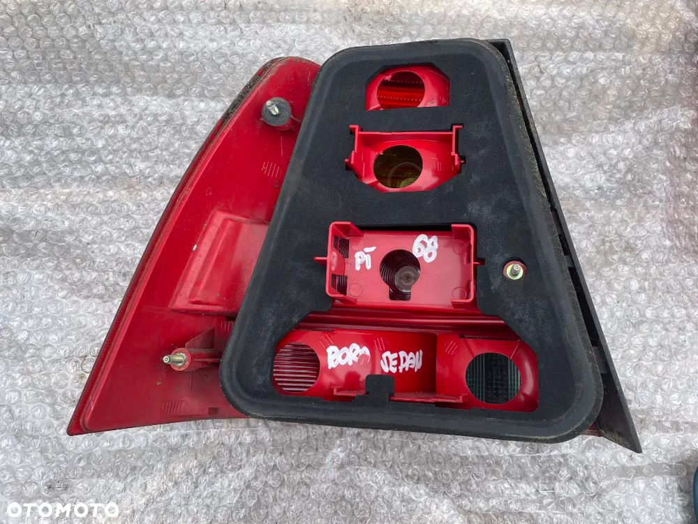 LAMPA PRAWY TYŁ VW BORA SEDAN - 4