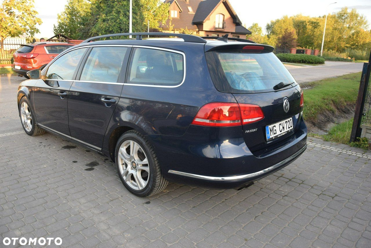 Volkswagen Passat Variant 2.0 Blue TDI SCR Comfortline - 13