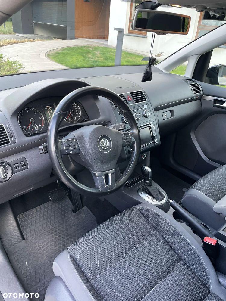 Volkswagen Touran 2.0 TDI DSG Highline - 8