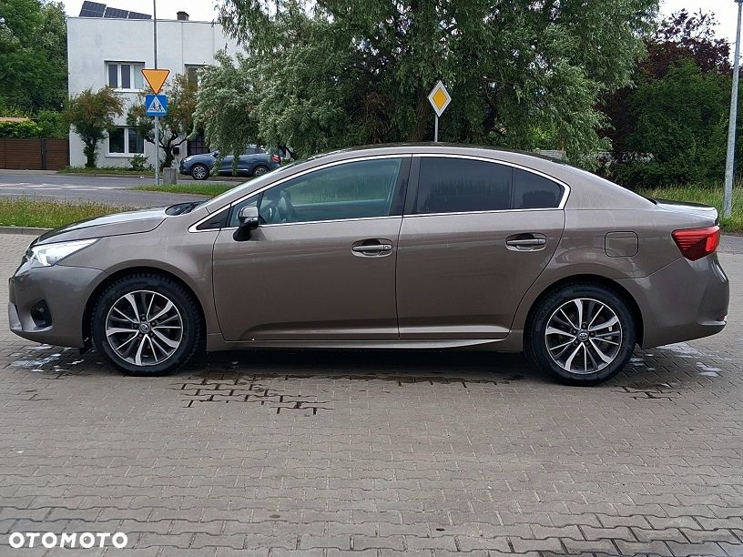 Toyota Avensis 1.8 Premium - 8