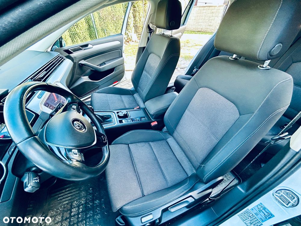 Volkswagen Passat - 9