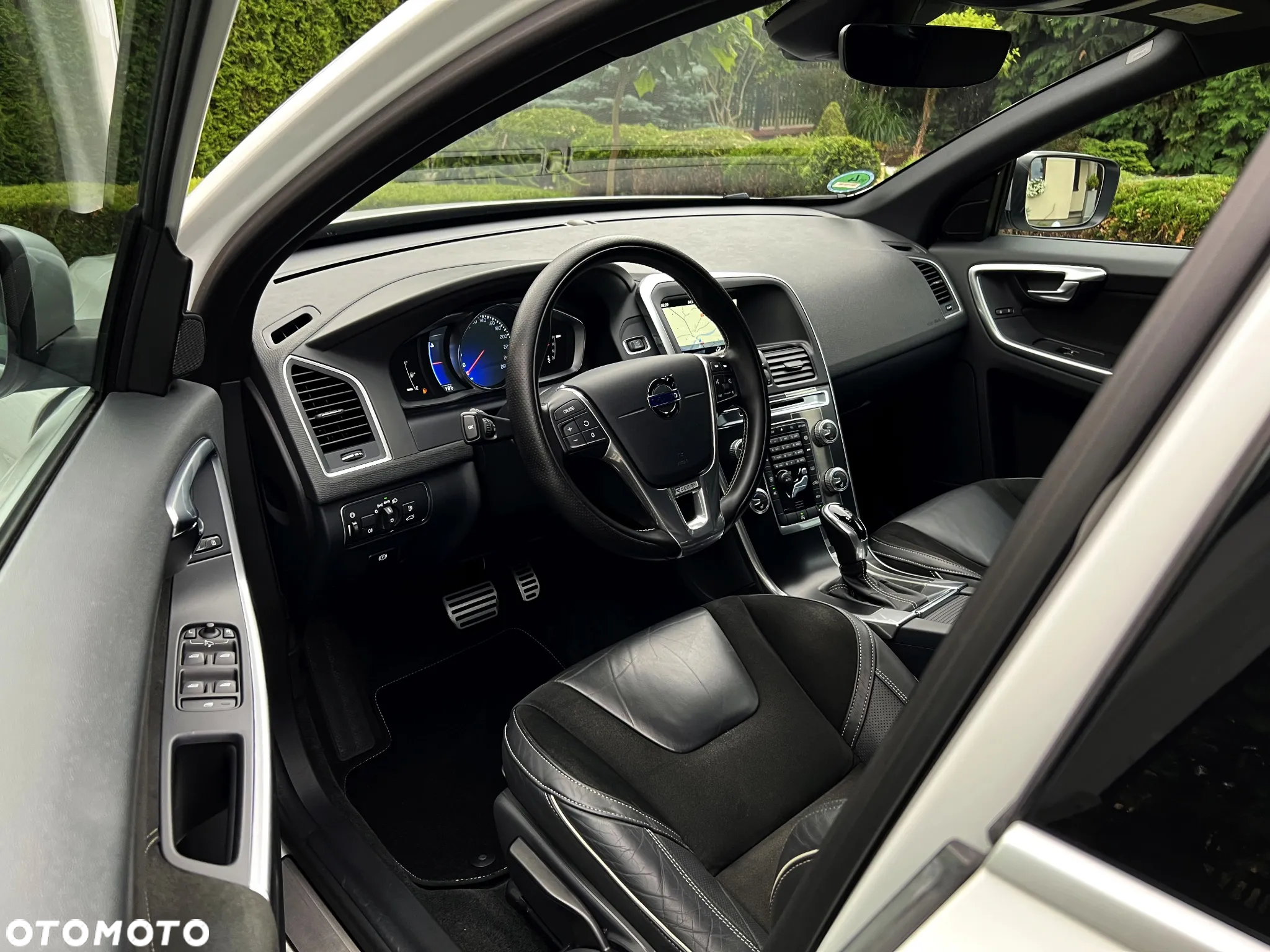 Volvo XC 60 D4 R-Design - 19
