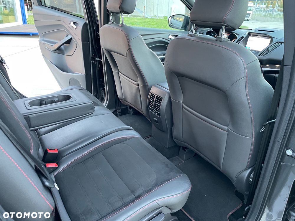 Ford Kuga 1.5 EcoBoost 2x4 ST-Line - 19