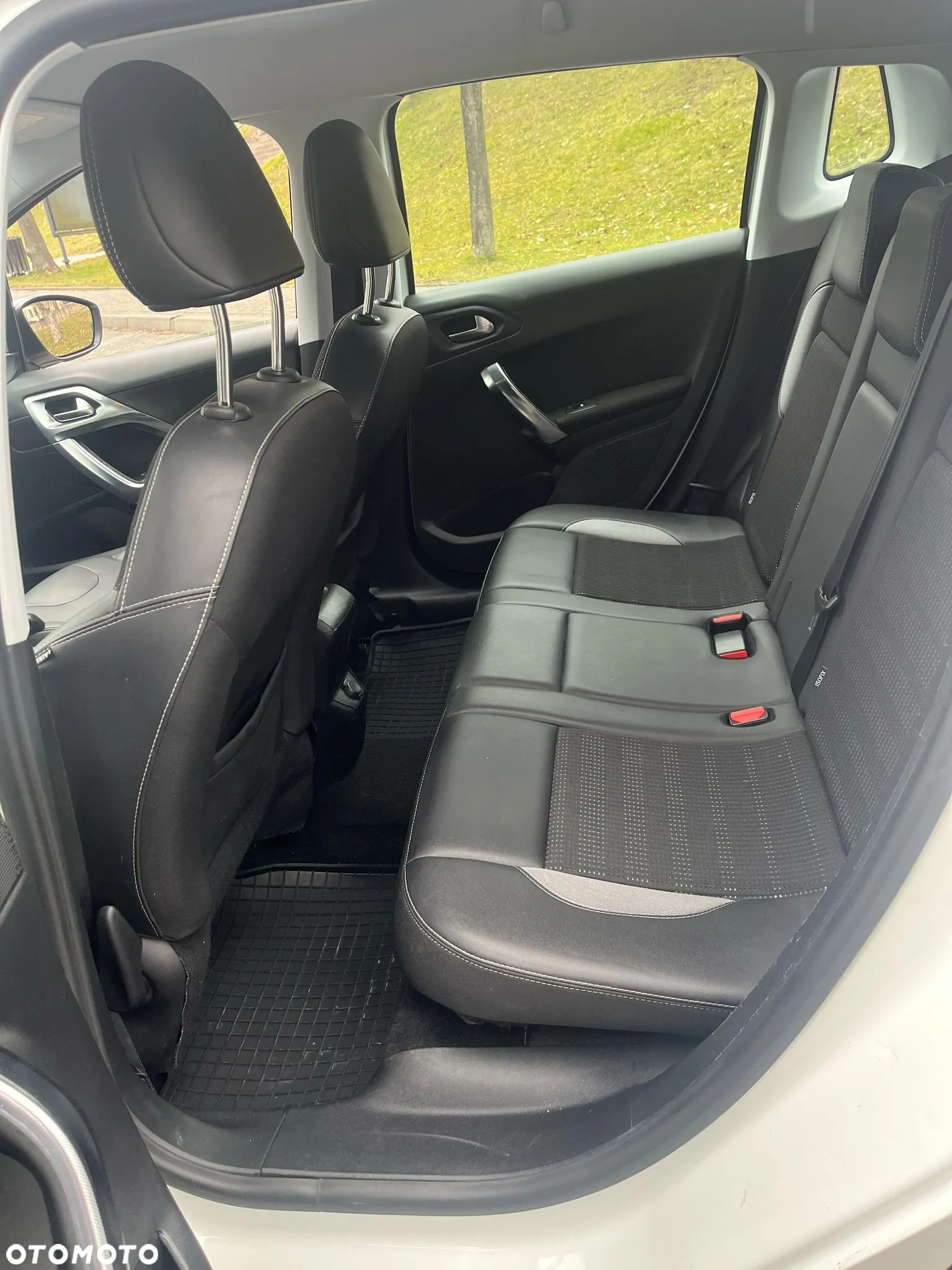 Peugeot 2008 1.2 Pure Tech Style EU6 - 18