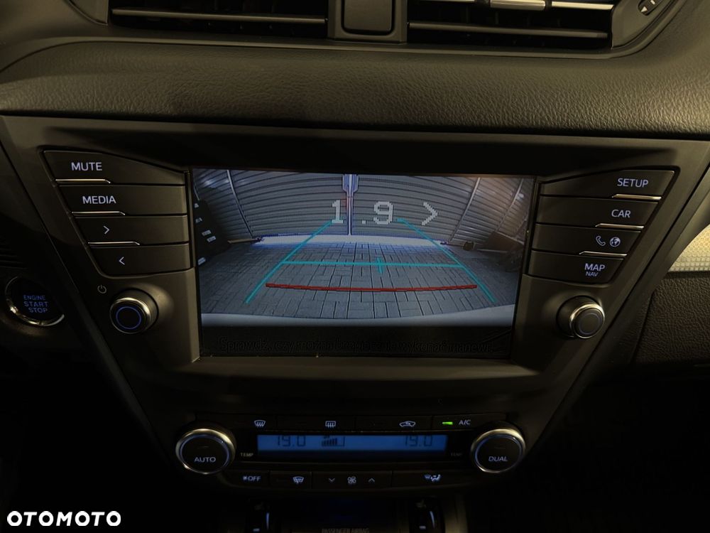 Toyota Avensis - 23