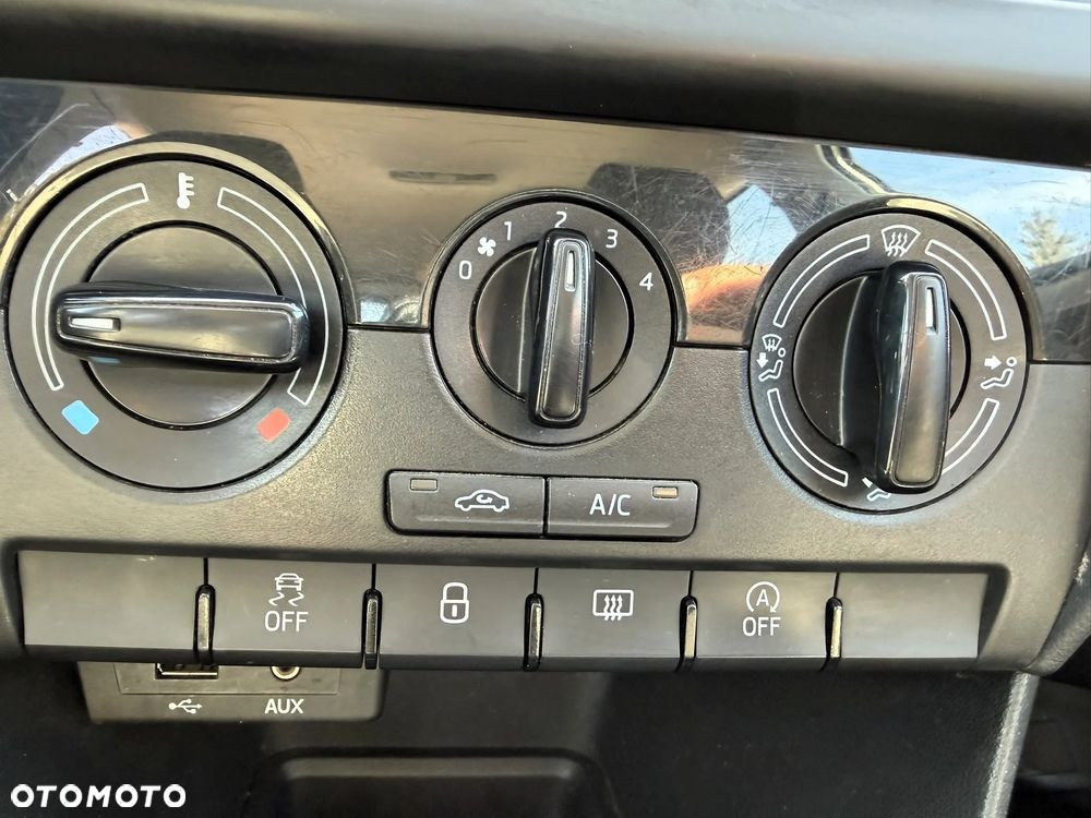 Skoda RAPID 1.4 TDI DPF Style - 15