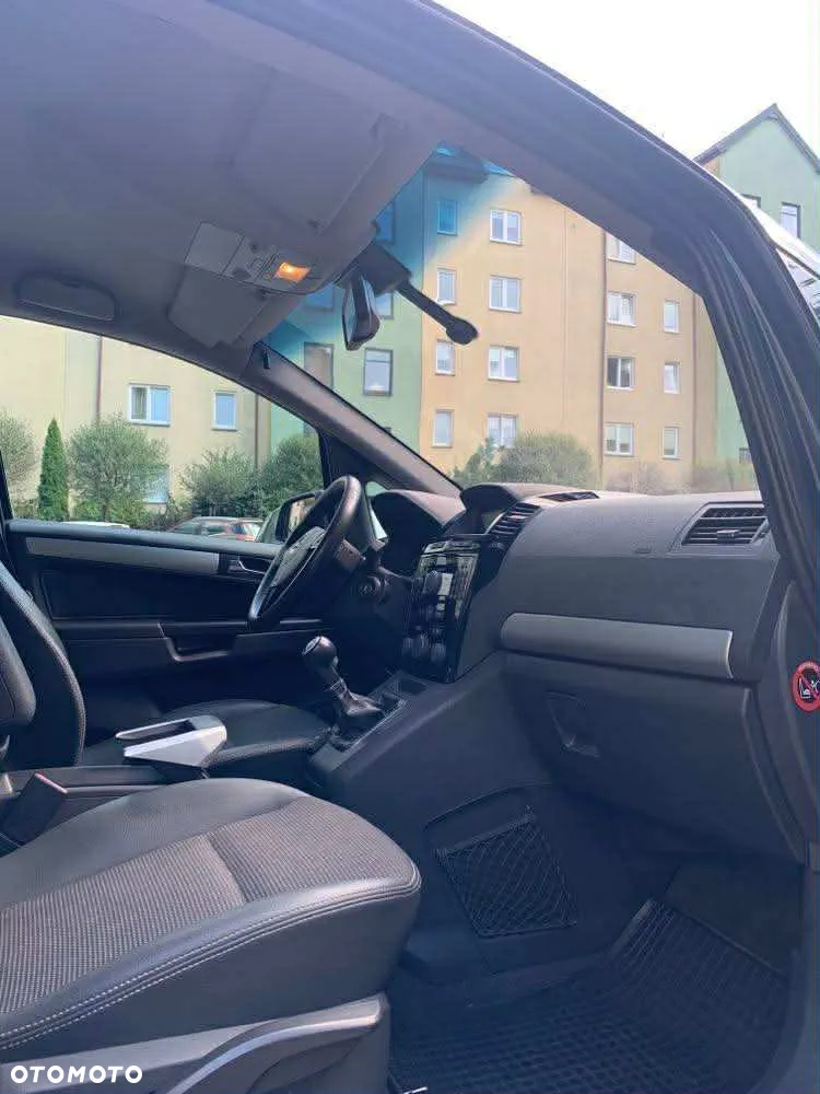Opel Zafira - 10