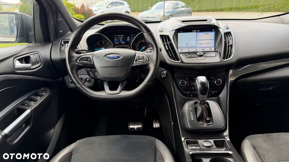 Ford Kuga 2.0 TDCi 2x4 ST-Line - 23