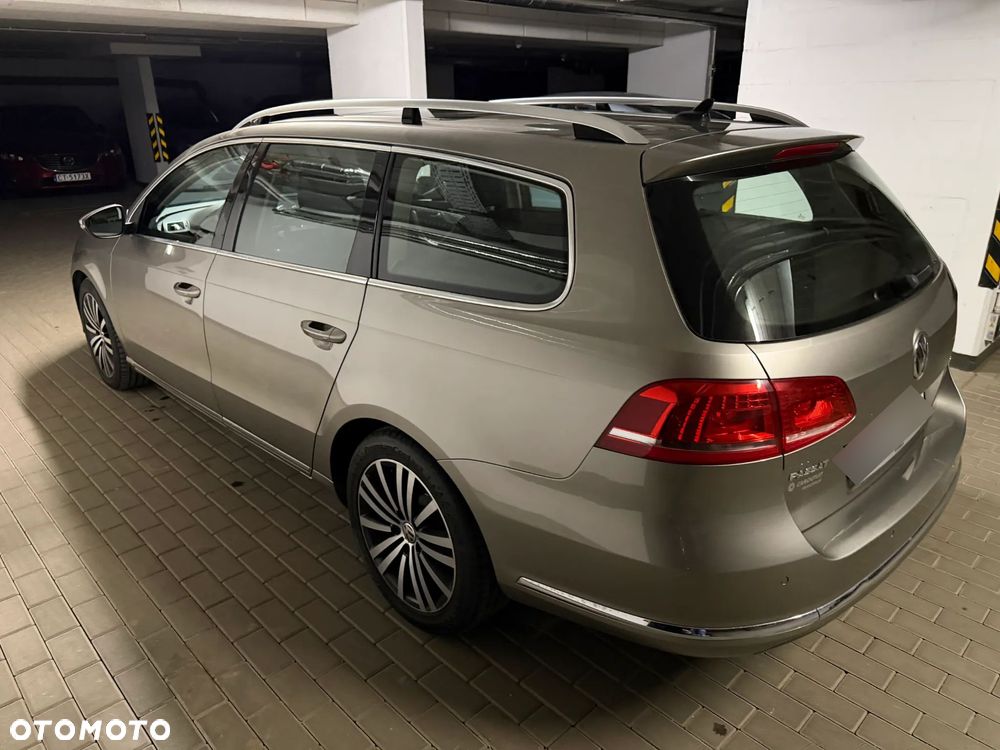 Volkswagen Passat 2.0 TDI Highline DSG - 10