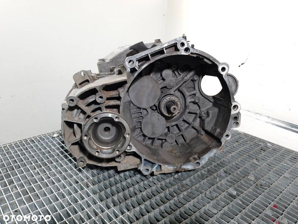 SKRZYNIA BIEGÓW MANUALNA VW PASSAT B6 KDS 2.0 TDI - 1