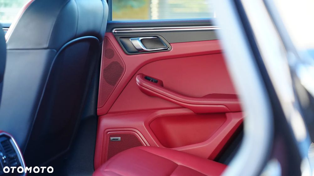 Porsche Macan T - 19
