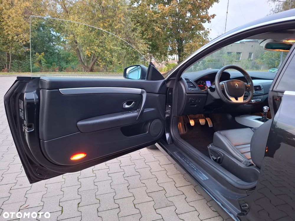Renault Laguna dCi 180 FAP GT - 17
