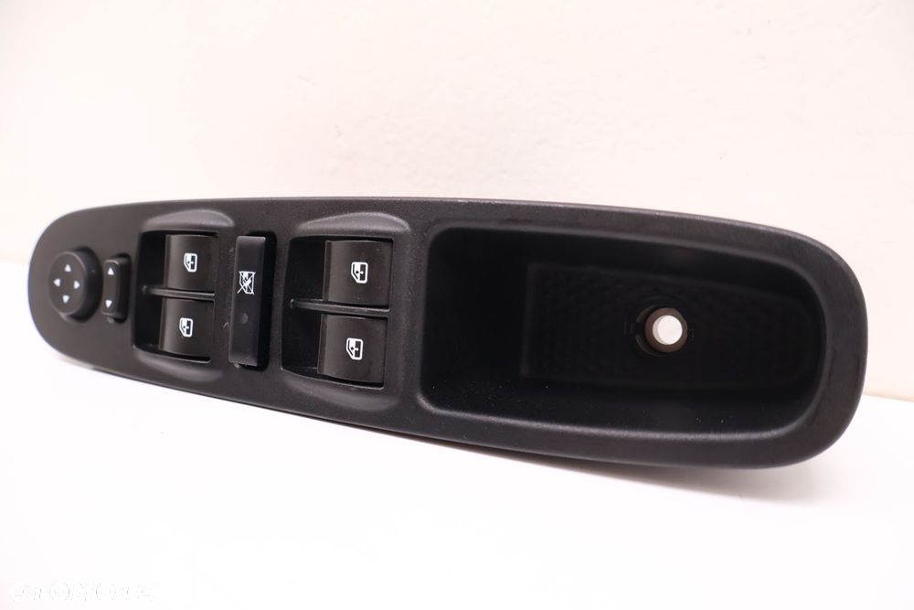 LANCIA YPSILON PRZEŁĄCZNIK PANEL SZYB LEWY PRZÓD 735531346 - 3