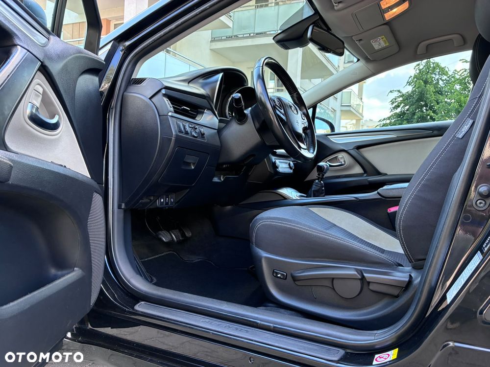 Toyota Avensis 2.0 D-4D Premium - 7