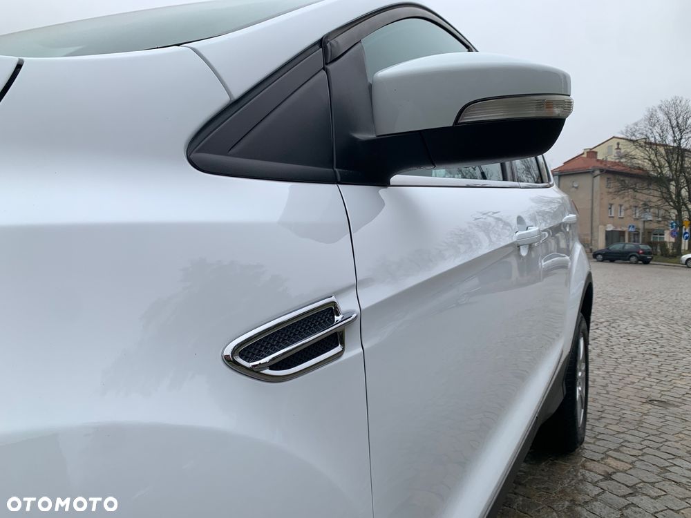 Ford Kuga 2.0 TDCi 2x4 Titanium - 10