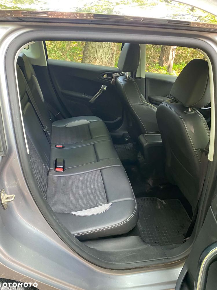 Peugeot 2008 - 8