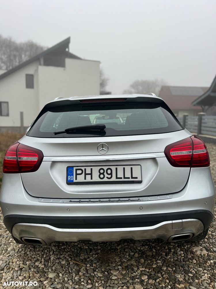 Mercedes-Benz GLA 200 7G-DCT - 2