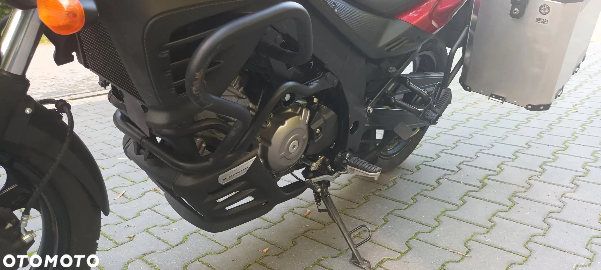 Suzuki V-STROM - 10