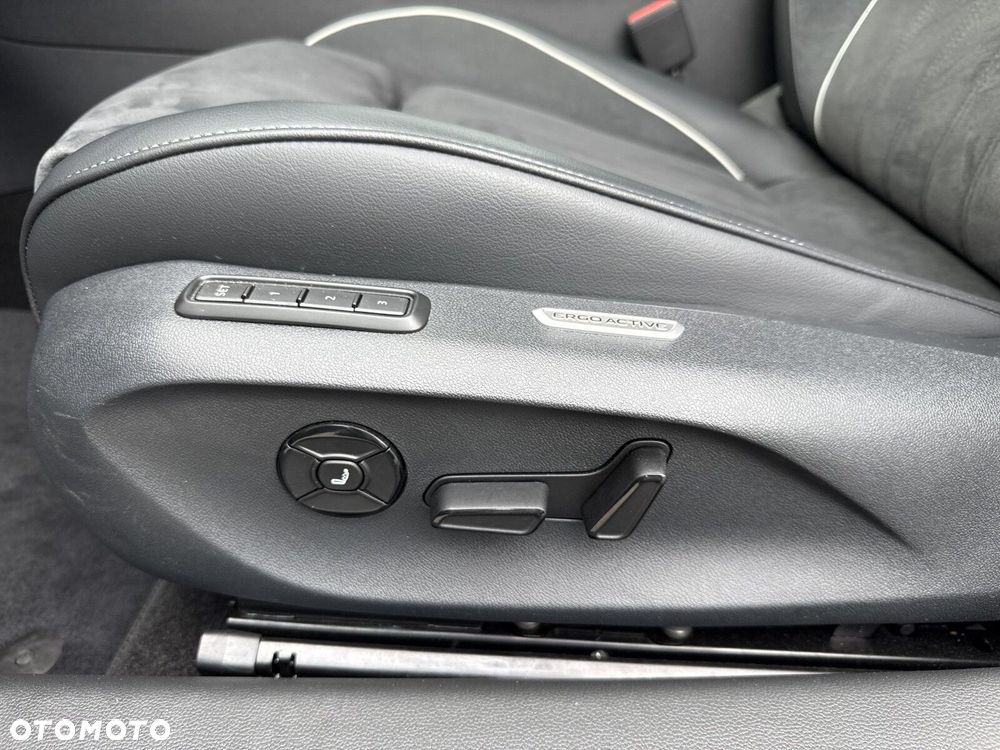 Volkswagen Passat Variant 1.5 TSI ACT mHEV Business Plus DSG - 36