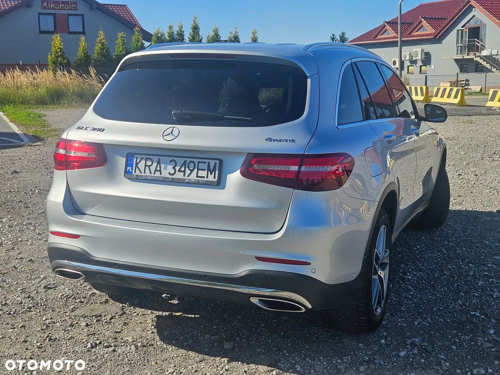 Mercedes-Benz GLC 300 4Matic 9G-TRONIC - 9