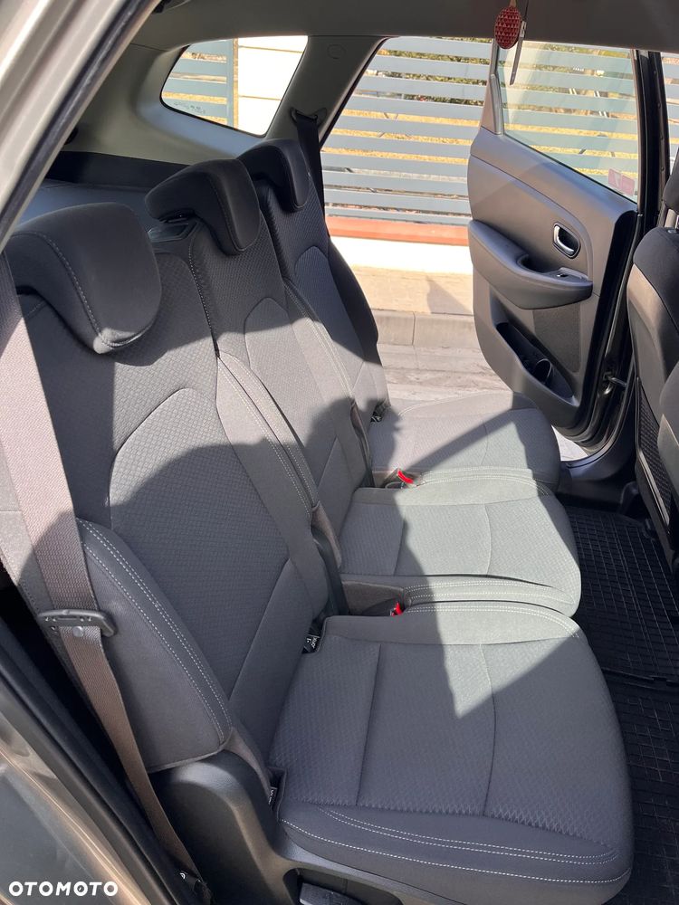 Kia Carens 1.6 GDI L - 13