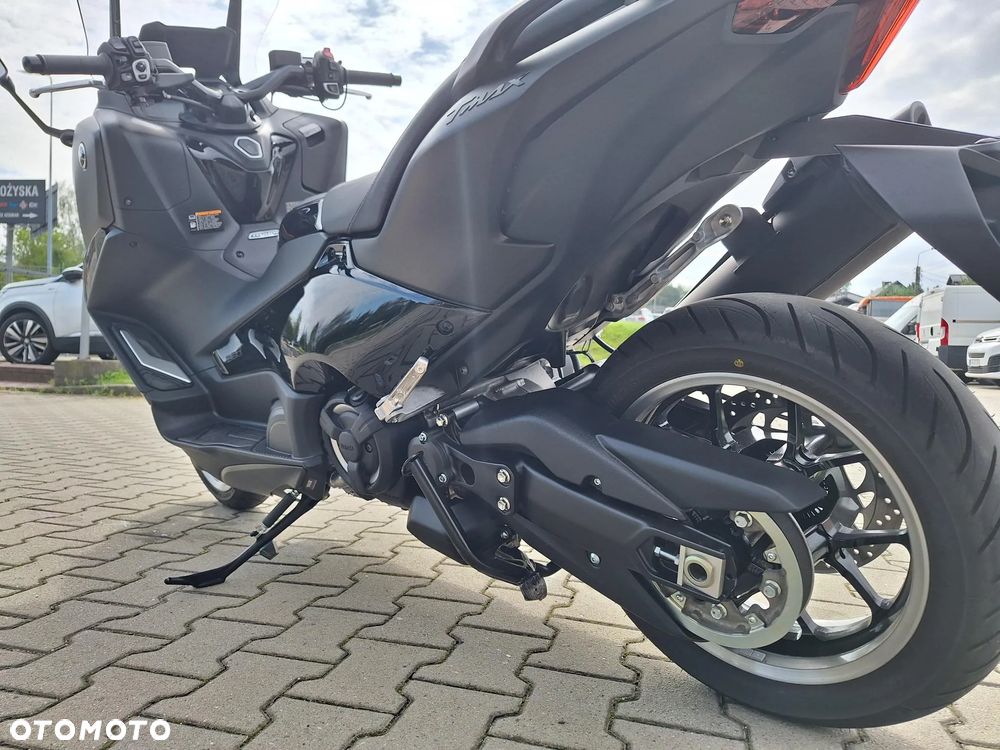 Yamaha Tmax - 10