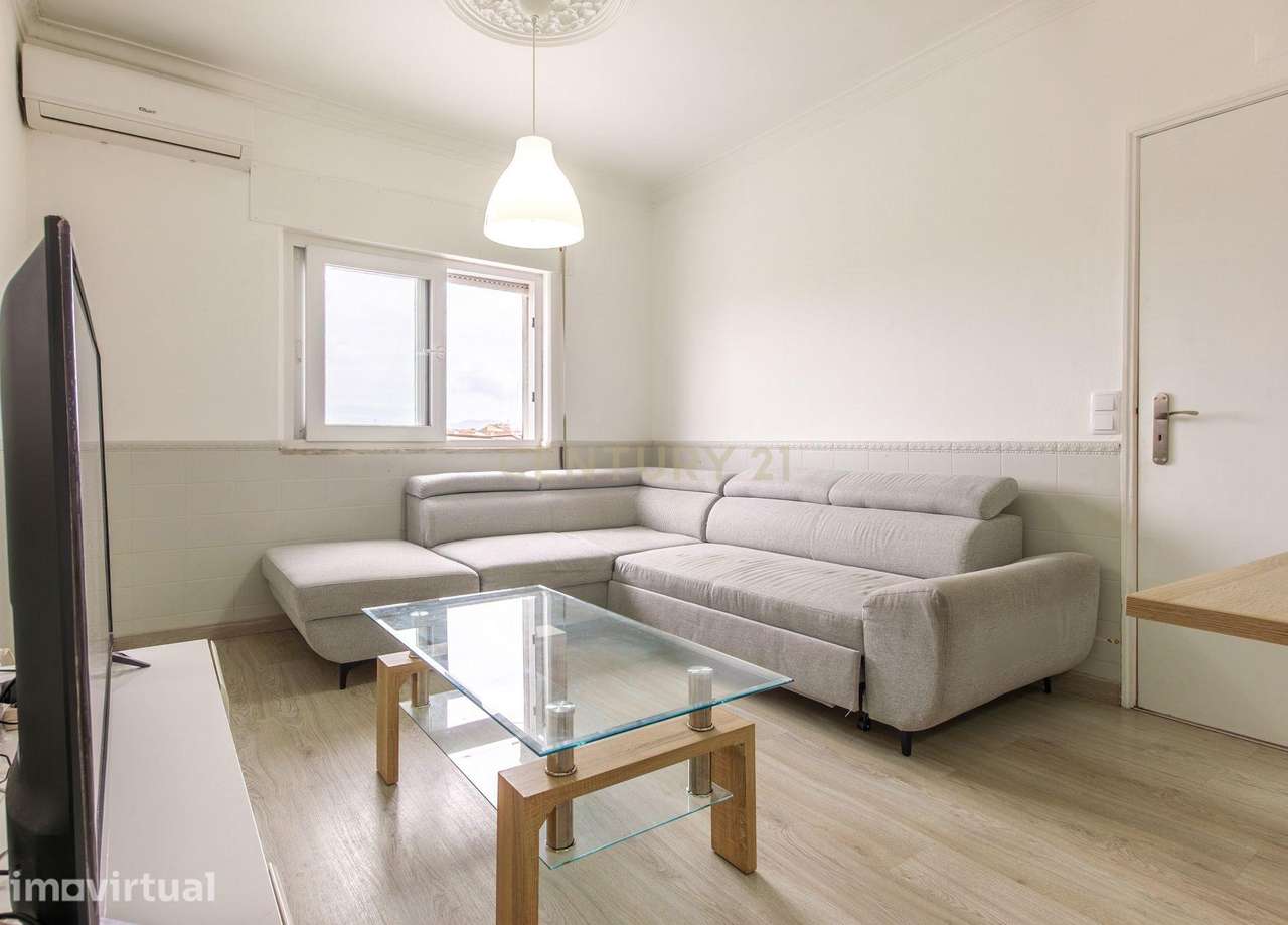 Excelente Apartamento de 4 Assoalhadas com Terraço e Sótão Independent - Grande imagem: 4/28