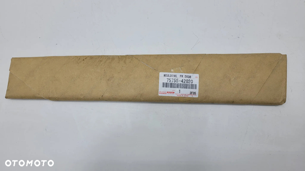 LISTWA RAMKI DRZWI PRAWY PRZÓD RAV 4 18- 75755-42020