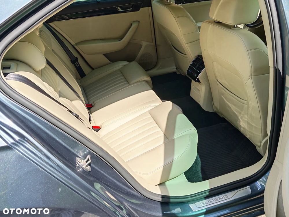 Skoda Superb 2.0 TSI 4x4 L&K DSG - 6