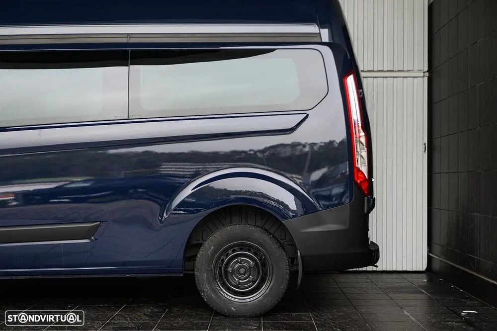 Ford Transit Custom Adaptada p/ 3 cadeiras de rodas - 13
