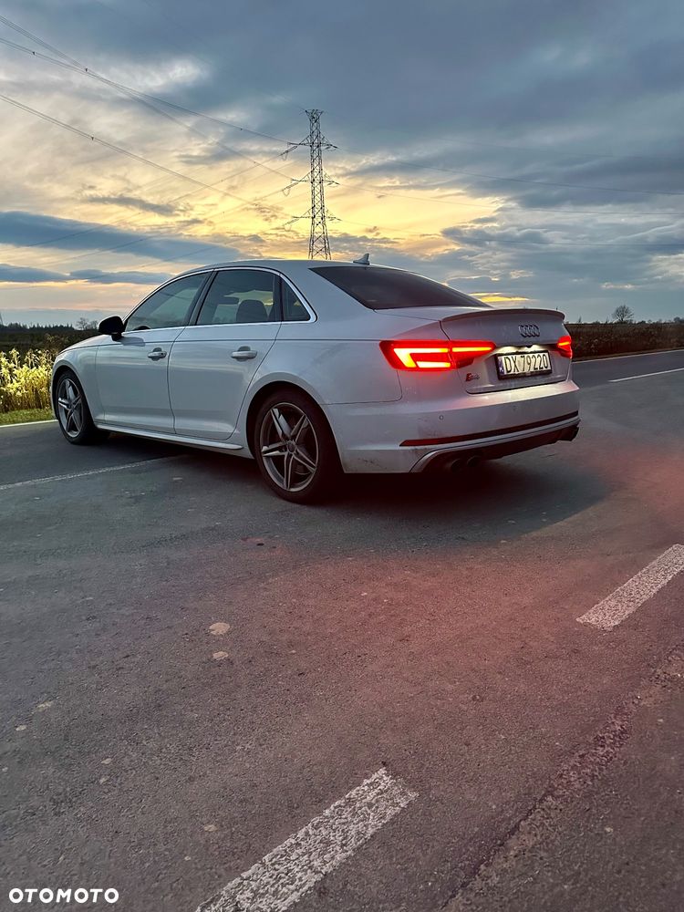 Audi S4 Limousine - 2