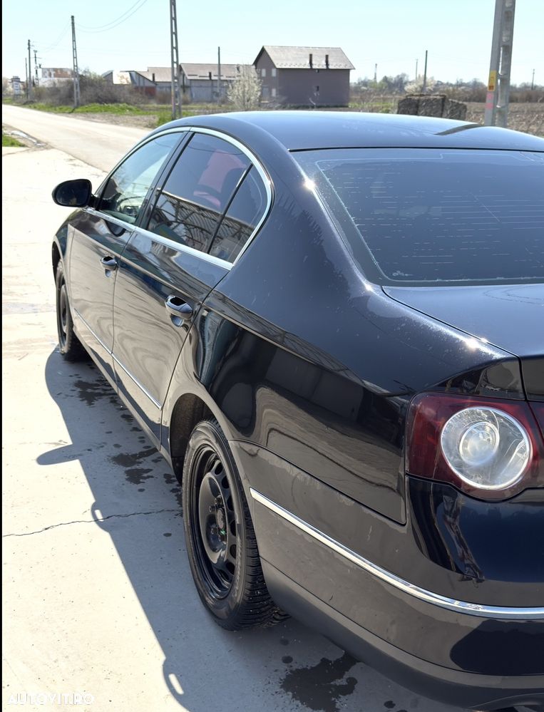Volkswagen Passat 1.6 FSI Comfortline - 5