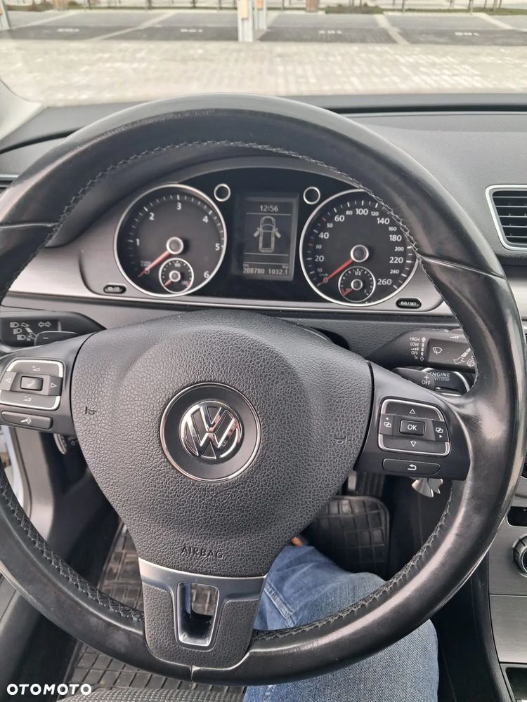 Volkswagen Passat 2.0 TDI DSG Comfortline - 14