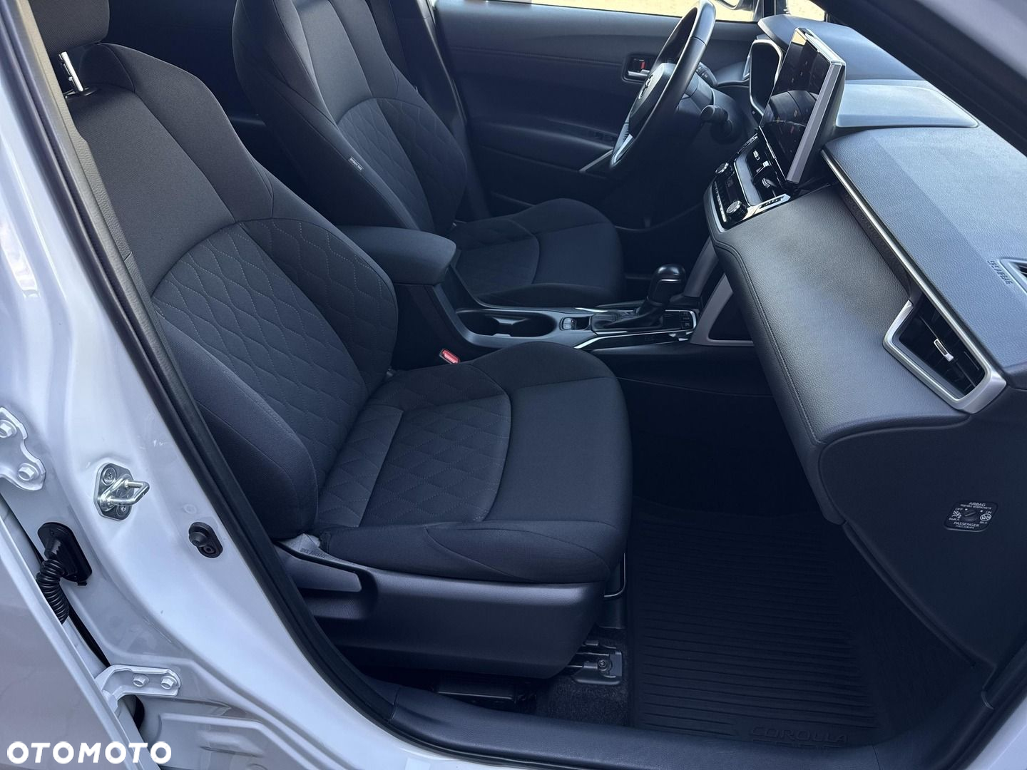 Toyota Corolla Cross 2.0 Hybrid Comfort - 13