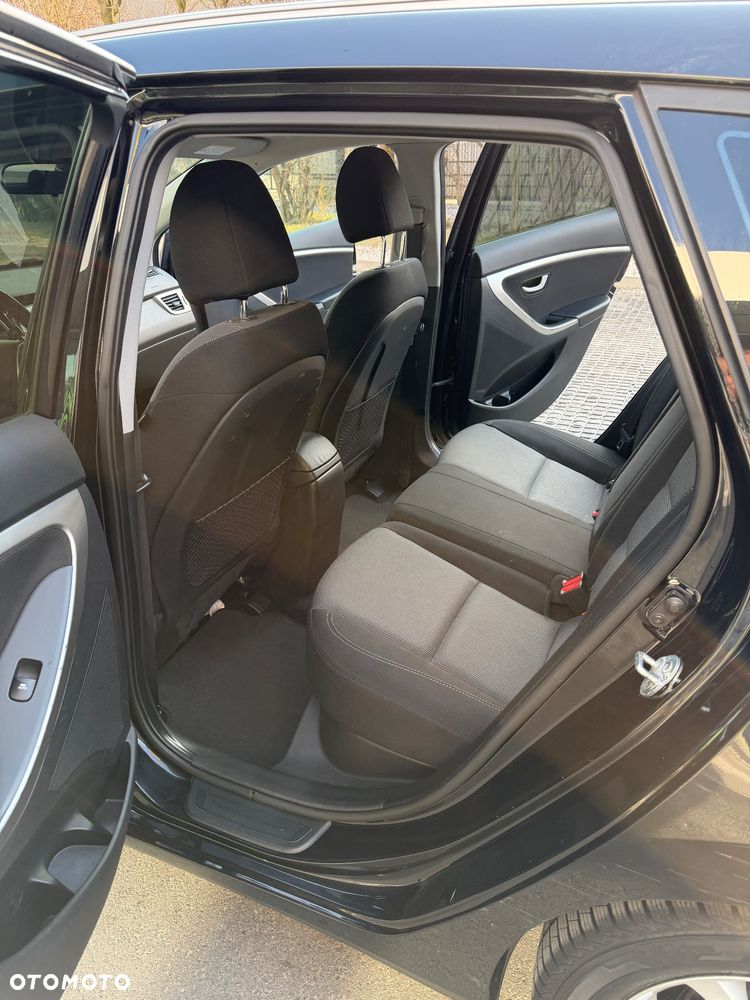 Hyundai i30 1.6 CRDi Automatik Style - 11