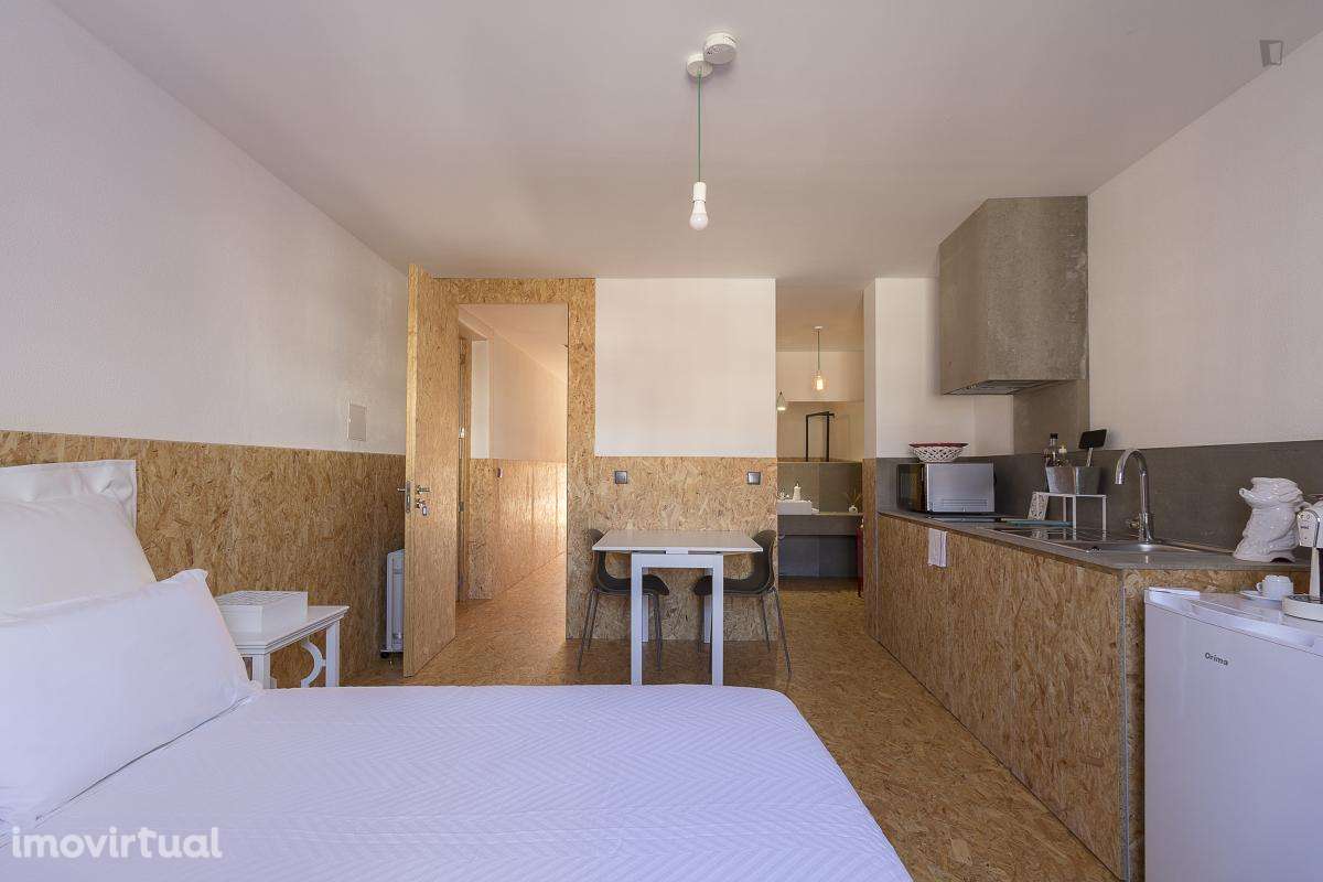 Estúdio - localizado em Baixa Coimbra - Grande imagem: 2/17