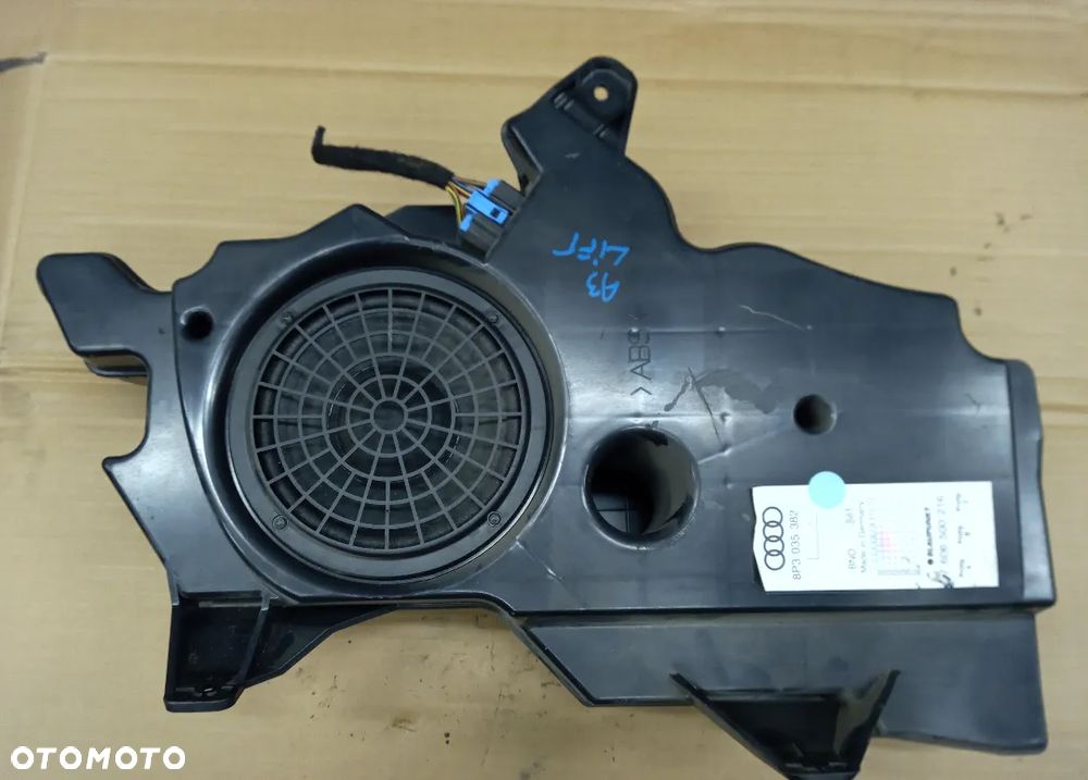 Audi A3 8P subwoofer 8P3035382 8P4035382 - 3
