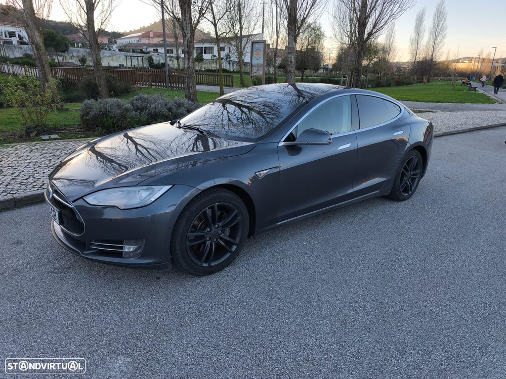 Tesla Model S Standard - 4