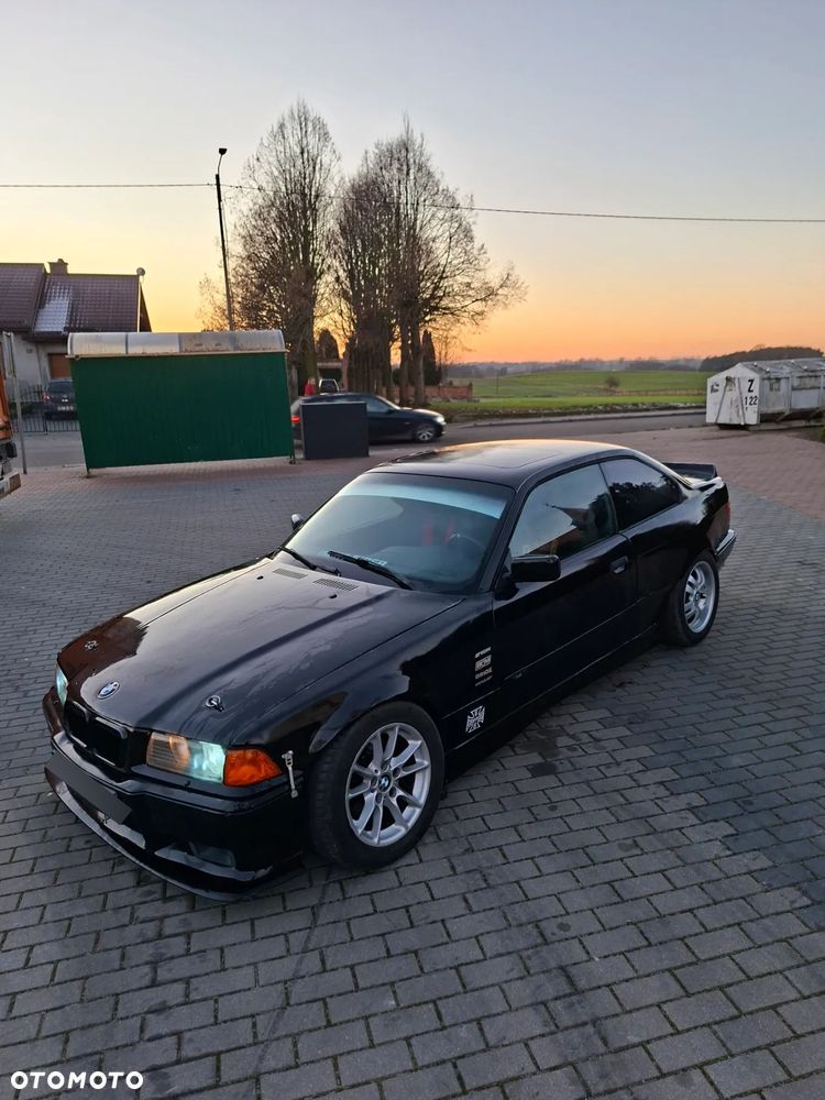 BMW Seria 3 325i - 12