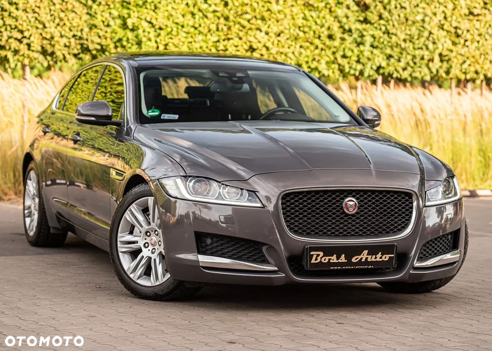Jaguar XF 20d Sportbrake Portfolio - 3