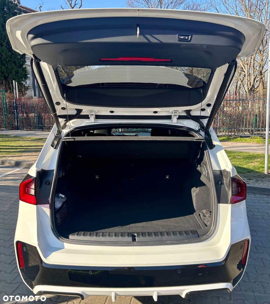 BMW iX1 xDrive30 66.5kWh M Sport - 10