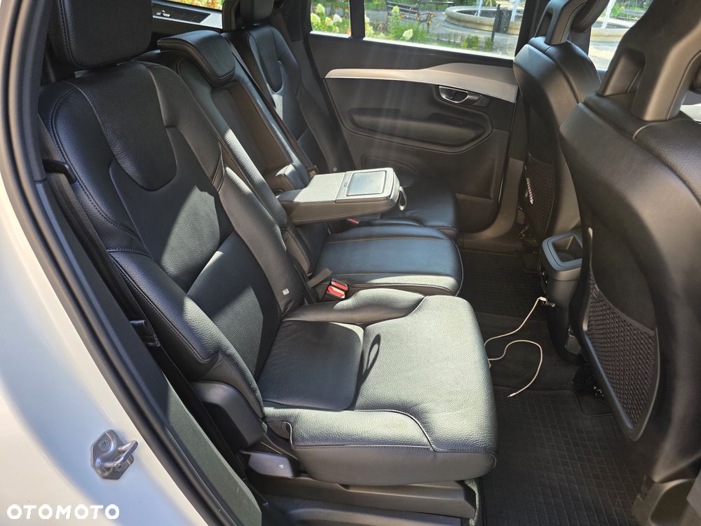 Volvo XC 90 - 16