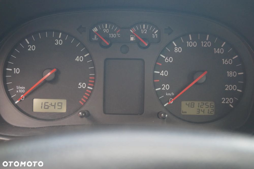 Volkswagen Golf - 8